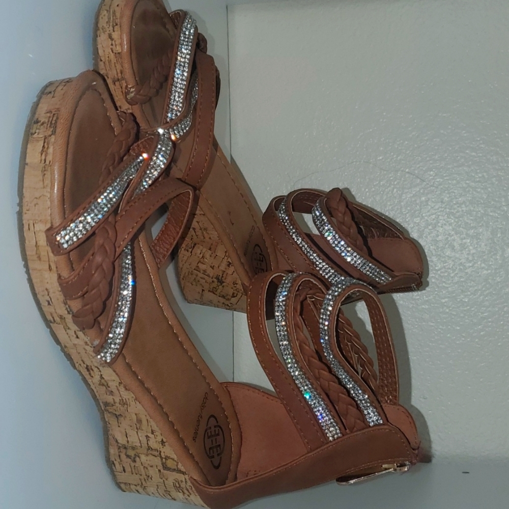 Wedge heels